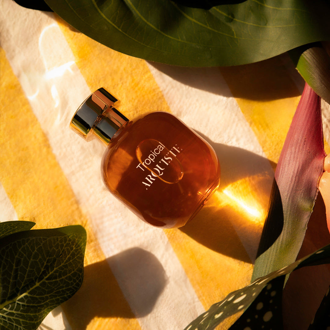 Arquiste Tropical Fragrance in a garden
