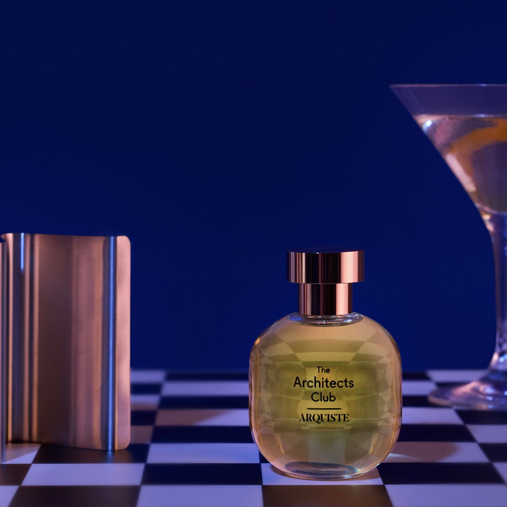 ARQUISTE The Architects Club a gin, tobacco and vanilla fragrance