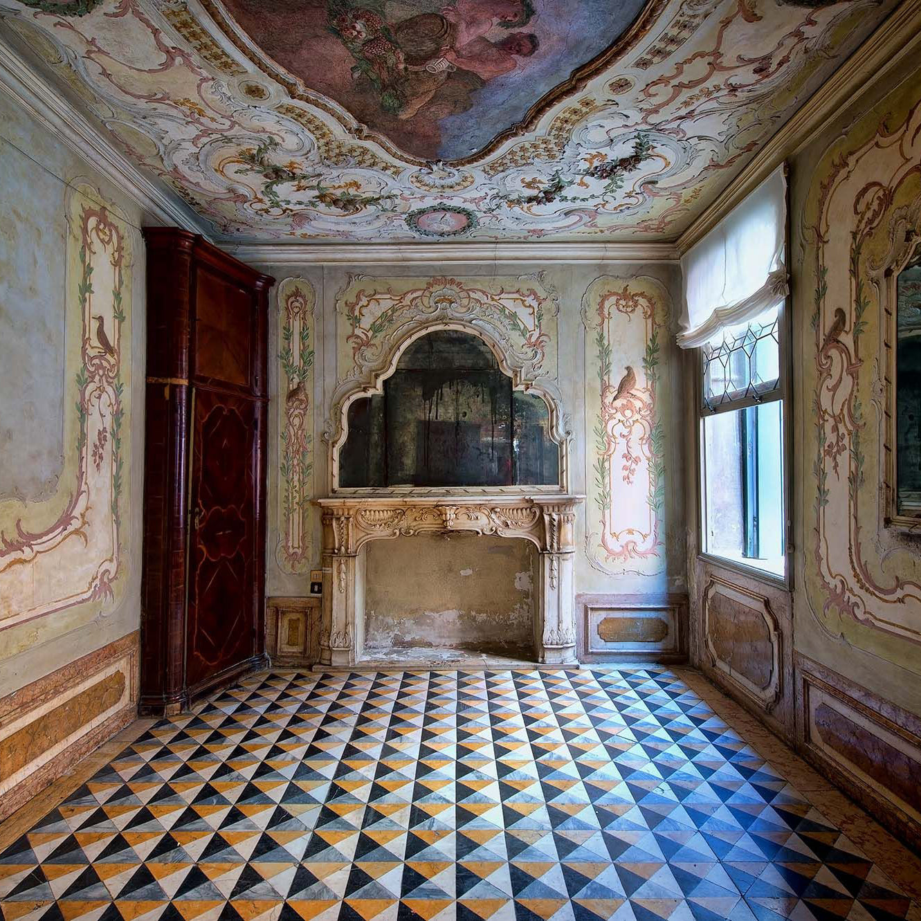 VENICE ROCOCO