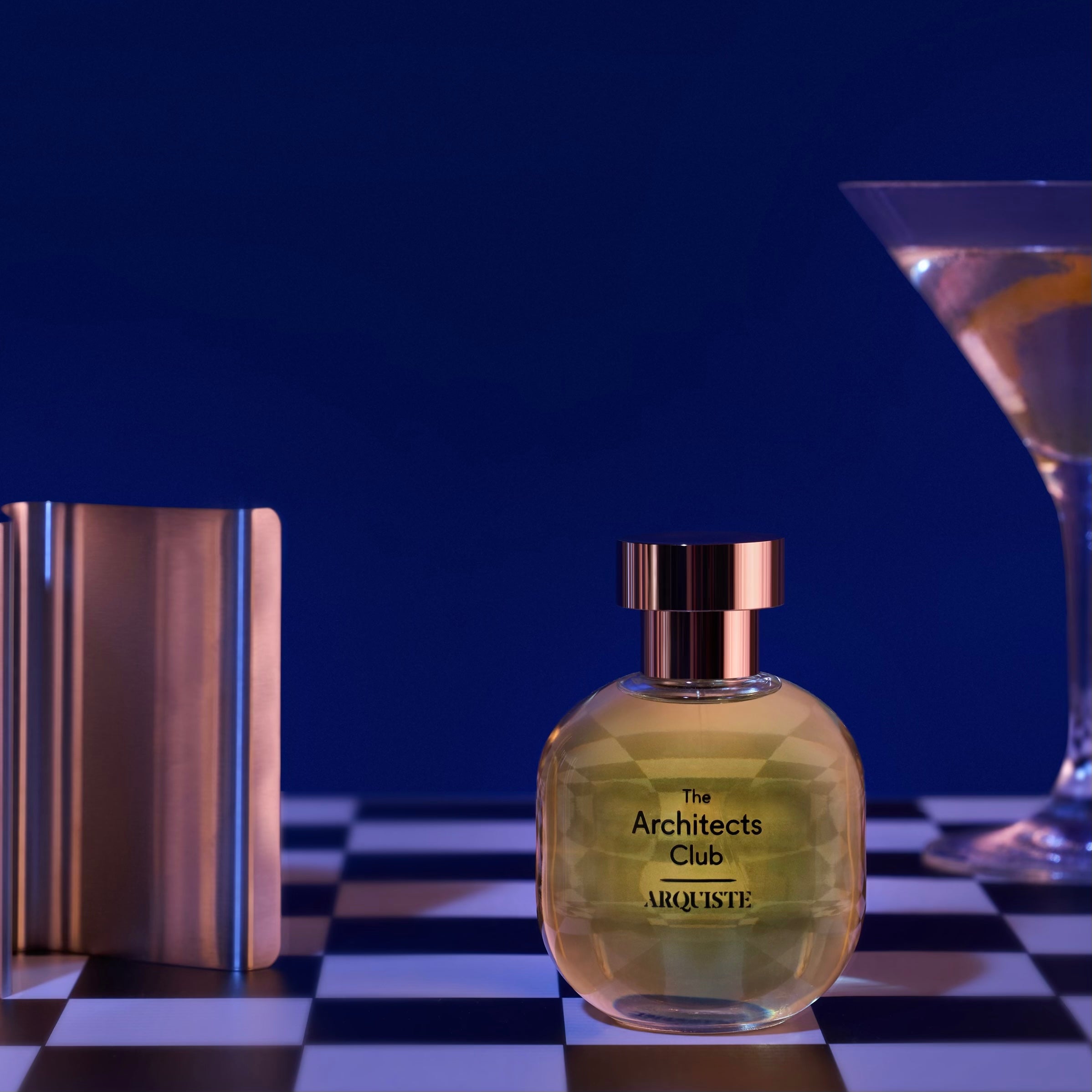 ARQUISTE The Architects Club a gin, tobacco and vanilla fragrance